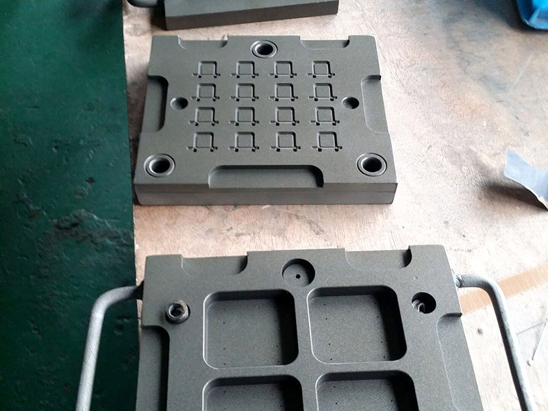 模具铁氟龙喷涂 (1)